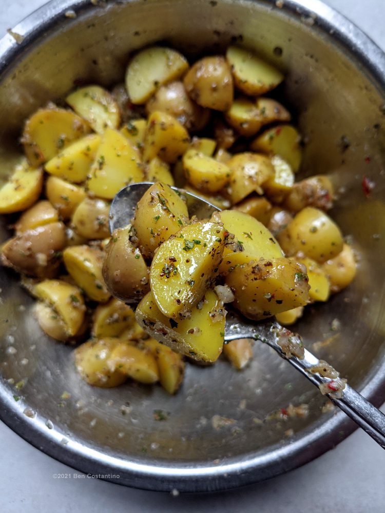 potatoes seasoned with jerk seasoning